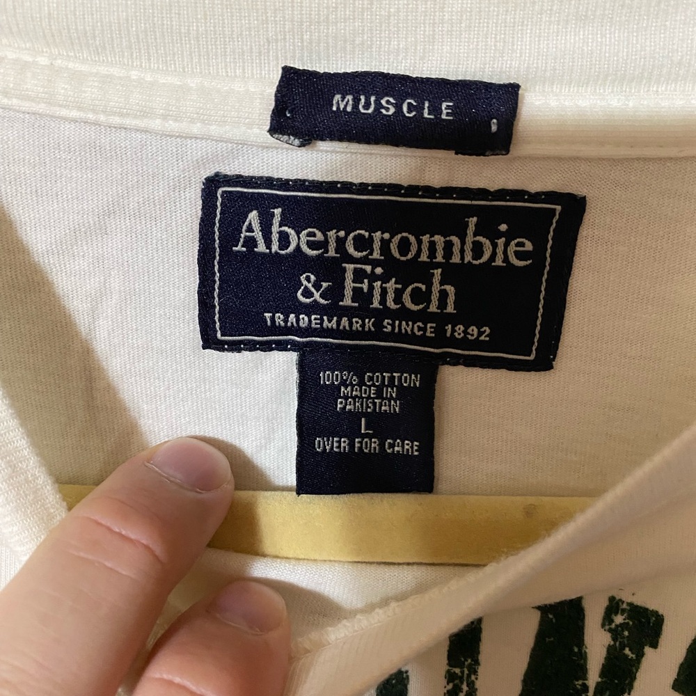 Abercrombie & Fitch White Muscle Tee - Picture 2 of 3